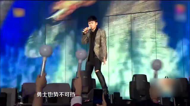 是的，張杰在跨年演唱會上演唱逆戰(zhàn)時(shí)，全場觀眾的熱情被點(diǎn)燃，現(xiàn)場氛圍非常熱烈。他的演唱充滿激情，歌曲旋律激昂，讓人們感受到強(qiáng)烈的正能量和戰(zhàn)斗力。這也是張杰的演唱實(shí)力和舞臺表現(xiàn)力的體現(xiàn)，讓人們對他的表演印象深刻。