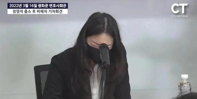 鄭明析因犯強制猥褻罪被判有期徒刑一年六個月。關于鄭明析被判十七年相關信息暫時無法提供，可以關注相關新聞報道獲取最新信息。，同時，無論涉及何種罪行，法律判決都需要經(jīng)過嚴格的司法程序，并且根據(jù)事實和證據(jù)做出決定。如果對某個案件有關注，可以通過官方渠道了解相關信息，以便獲取準確和權威的答案。