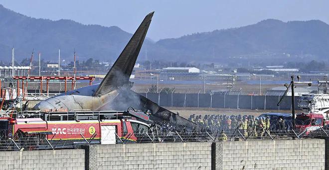 韓國(guó)客機(jī)碰撞爆炸事故已致120人死亡