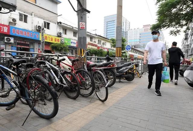 澳門鳳凰網(wǎng)二肖必中特,盲人盲杖被外賣電動(dòng)車壓斷反遭罵