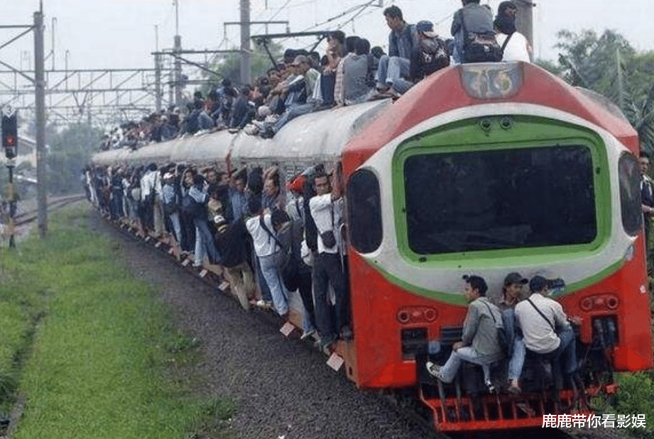 澳門碼神八百圖庫開獎最快,日本列車撞人致2死 死者疑似中國人